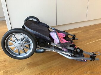 Dvojkočárek pro panenky skládací Bayer TOP stav - 4