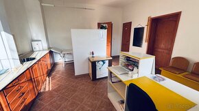 Pronájem komerčního prostoru - 4