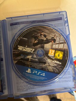 Ps4 ,dva ovladače + 5x hra + volant +VR - 4