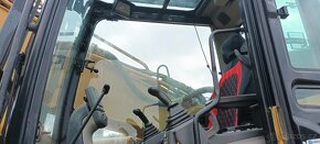 CAT 330D UHD - 4