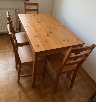 Jídelní stůl + židle - 4