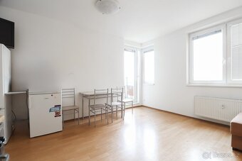 Prodej bytu 2+kk s balkonem, 46 m2, Praha 8 - Troja - 4