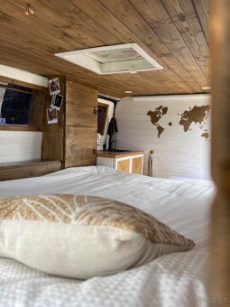 Ford Transit Custom přestavěný na obytný vůz - 4