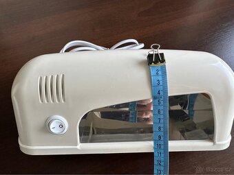 UV lampa na gelové nehty - 4