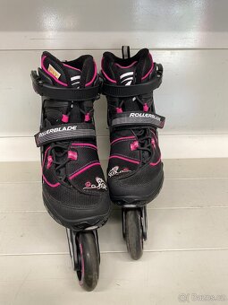 kolečkové in-line brusle RollerBlade velikost 38 stélka 24cm - 4
