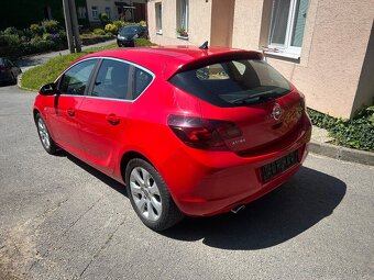 Opel Astra 2.0 CDTI - 4