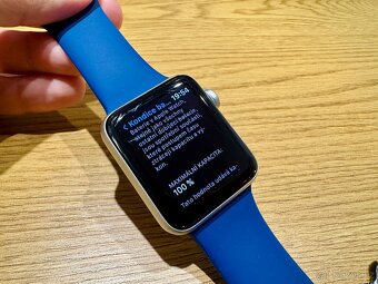Apple Watch Series 3, 42mm GPS, nová baterie - 4