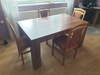 Jídelní stůl + 4 židle - 4