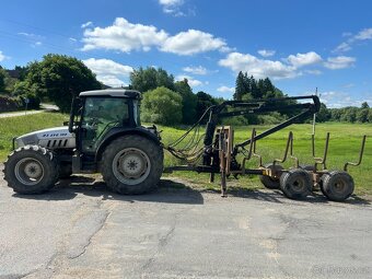 Traktor s vyvážecím vlekem. - 4