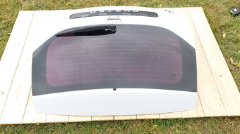 DACIA DUSTER 1 – DVEŘE KUFRU BÍLÉ - 4