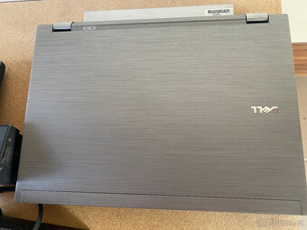 Dell E6410 (i5) + dock + 210w zdroj - úklid skladu - 4