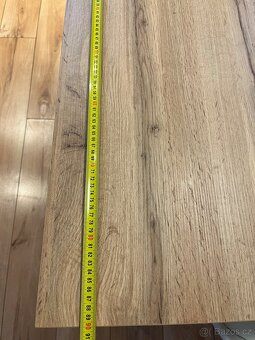 Kuchyňský jídelní stůl se 4 židlemi - 4