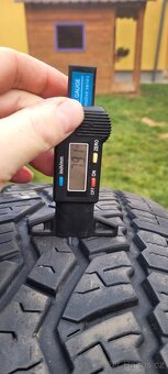 Zimní pneu 265/60/16 R.v. 22 - 4