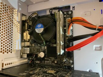 (prodáno) Montech AIR 100 White V4 PC - 4