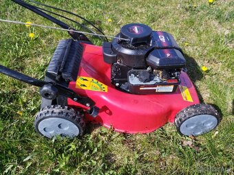 Benzínová sekačka Briggs & Stratton - 4