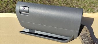 CD changer VW Škoda Seat + kastlík Seat - 4