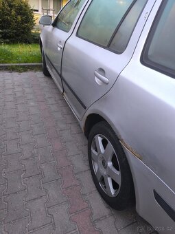 Škoda Octavia 2 rok 2005 77 kW km 382 - 4