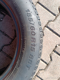 2x KUMHO WinterCraft WP51 185/60 R15 88T - 4