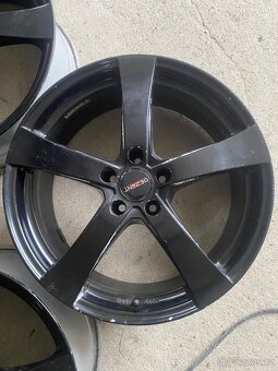 Kola Dezent R19, 5x112 - 4