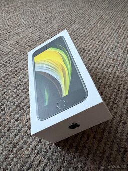 Apple iPhone SE 2020 (64 GB) - 4