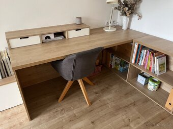 Pracovní stůl - 4