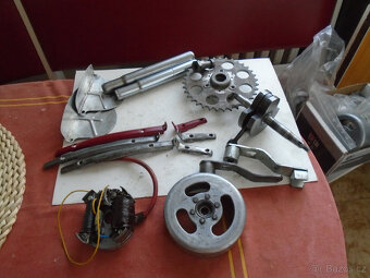 Prodám zadní tluniče na S22 a další díly - 4