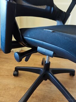 Ergonomická kancelářská židle - 4