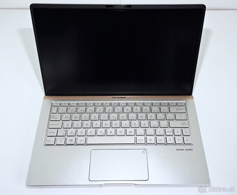Pěkný Asus ZenBook UX333F i5-8265U 13,3FHD IPS 8gbRAM W11 - 4