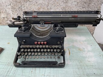 Historický psací stroj - 4
