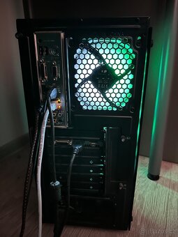 Herní PC s vybavením - 4