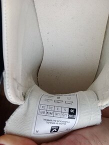 Prodám nové originální tenisky VEJA 36 a UMBRO 38 - 4