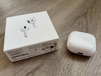 Apple AirPods 4 s aktivním potlačováním hluku - 4
