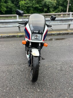 Honda vf 500 v four - 4