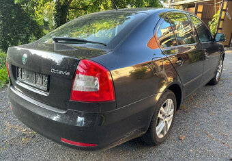 benzínová Škoda Octavia Limo 1.4 UNIKÁTNÍ STAV DSG automat - 4