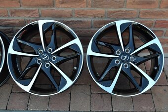 5x114,3 R17 Hliníkové disky Originál Lexus CT - 4