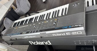 Roland E-20 - 4