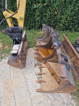 minirypadlo YANMAR VIO38 - 4