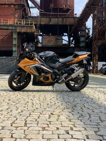 Suzuki gsxr 1000 - 4