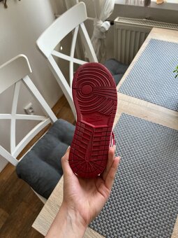 Prodám Nike Air Jordan 1 Mid - 4