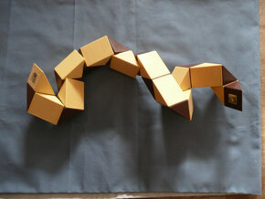 Hlavolam, rébus SNAKE, had - 4