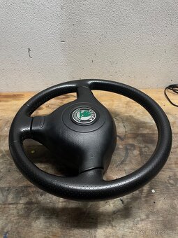 Perforovaný volant Škoda Octavia/Fabia RS - Stav Nového - 4