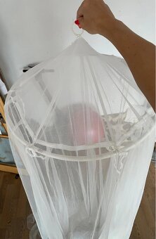 Nebesa nad postel - 4