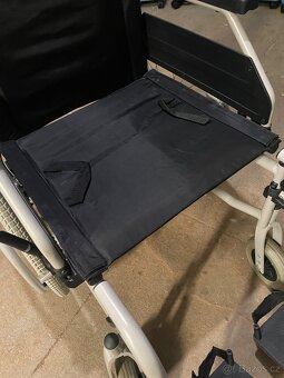 Invalidní vozík velikost 46 - 4