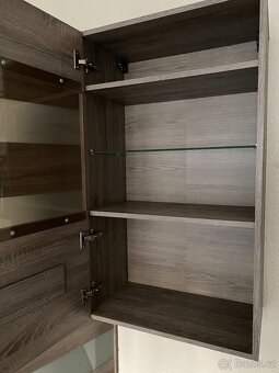 KOMODA + NÁSTĚNNÁ SKŘÍŇKA - 4