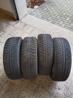 Nokian 215 65 R17 - 4