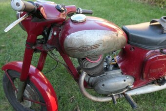 Jawa 250/592 - 4