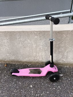 Růžová dětská koloběžka Stiga MINI KICK SUPREME - 4
