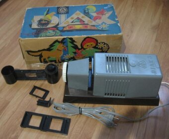 Retro diaprojektor funkční - 4