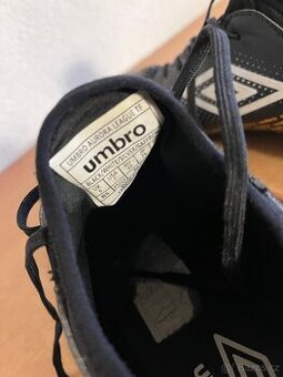 Kopačky /turfy Umbro velikost 40 - 4