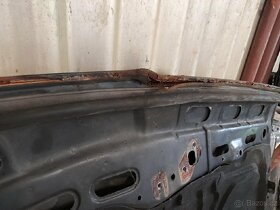 Kapota BMW e32 - 4